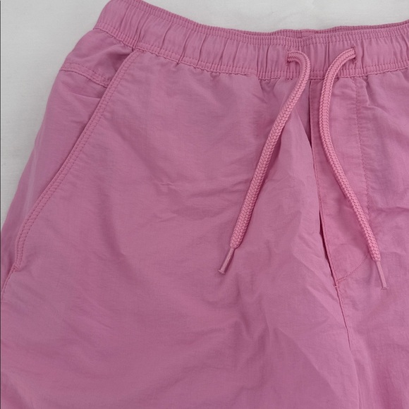 H & M Shorts Mens Small Pink Relaxed Fit Drawstring Waist Mesh Pockets Beach - Picture 2 of 6